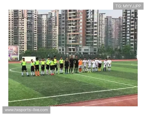 《梦想绿茵场足球少年崛起球星之路热血冒险》 《梦想绿茵场足球少年崛起球星之路热血冒险》