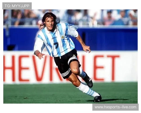 足球历史上最具影响力的早期球星排名及其成就解析