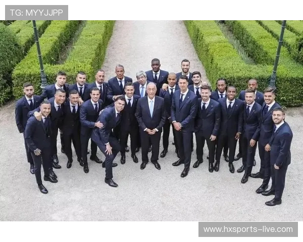 足球超模球星:当运动与时尚相遇,赛场外的光芒与魅力解析 足球超模球星:当运动与时尚相遇,赛场外的光芒与魅力解析