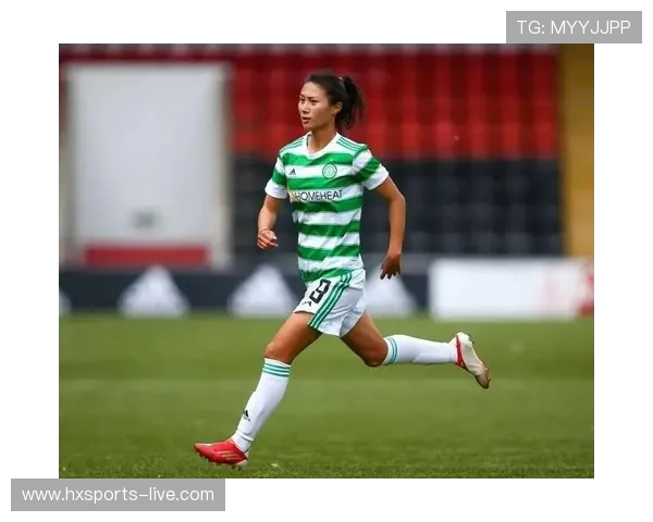 高清女足球星竖屏壁纸展示展现风采魅力与运动精神的完美结合 高清女足球星竖屏壁纸展示展现风采魅力与运动精神的完美结合